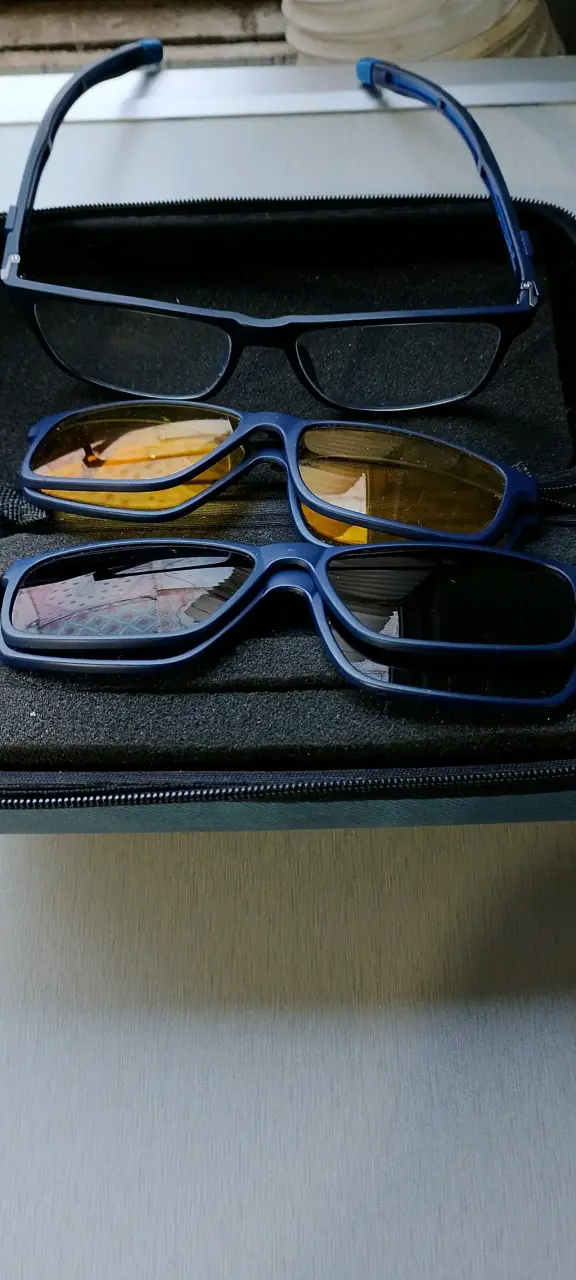 Set de gafas de sol y lectura con estuche - 3