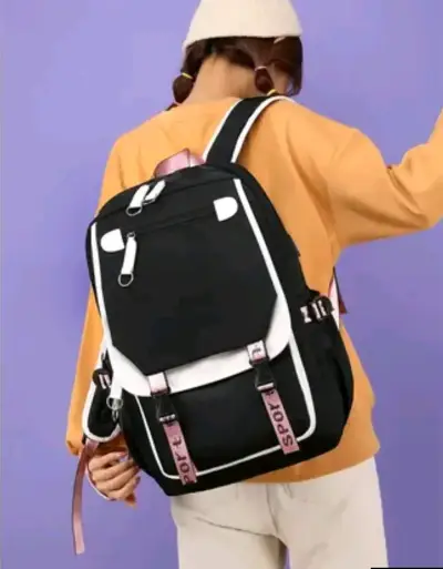 Mochila negra con correas deportivas - miniatura 1