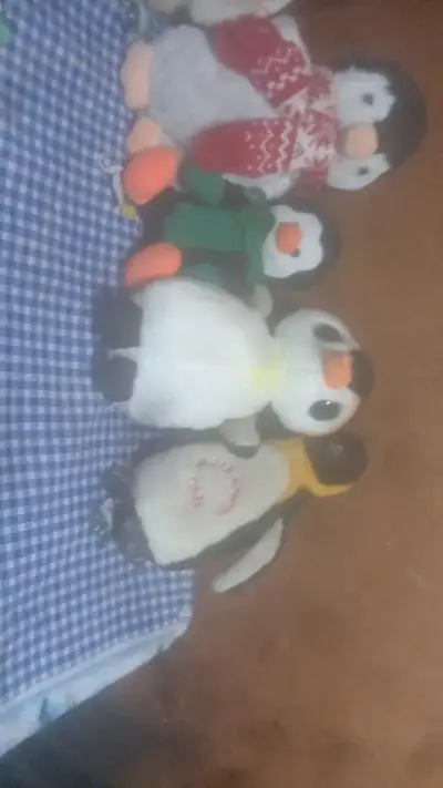 Peluches de pingüinos y variados tamaños - miniatura 4