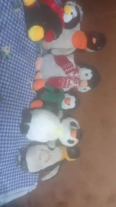 Peluches de pingüinos y variados tamaños - miniatura 5