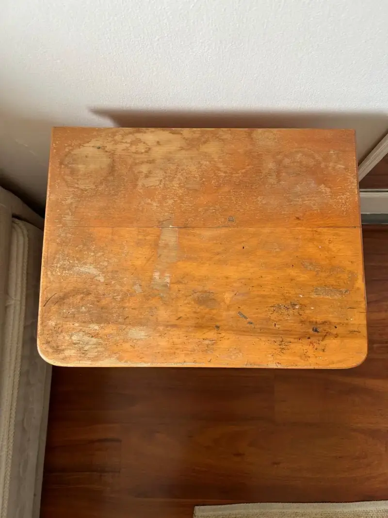Velador de madera con cajón y puerta - 3