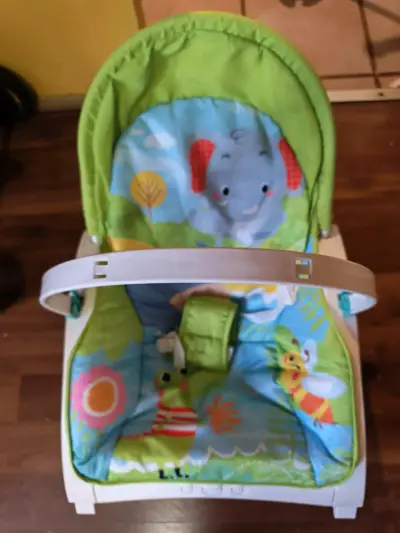 Silla mecedora para bebé con diseño colorido - miniatura 2