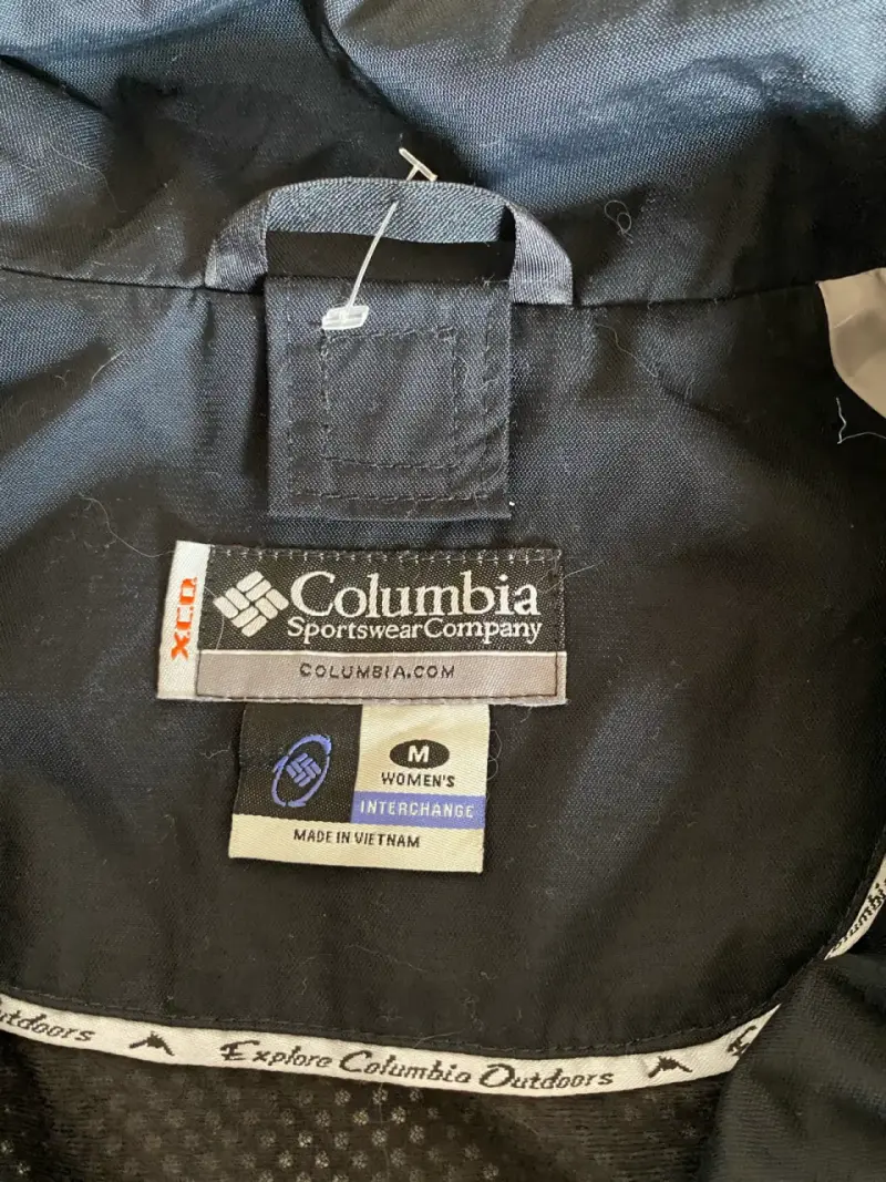 Chaqueta impermeable Columbia negra para mujer - 4