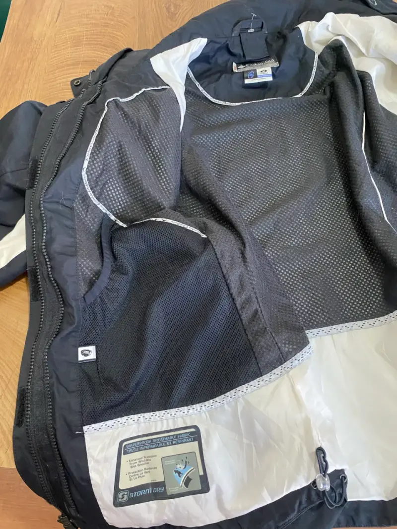 Chaqueta impermeable Columbia negra para mujer - 5