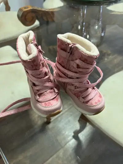 Botas para niña rosadas con forro interior - miniatura 1