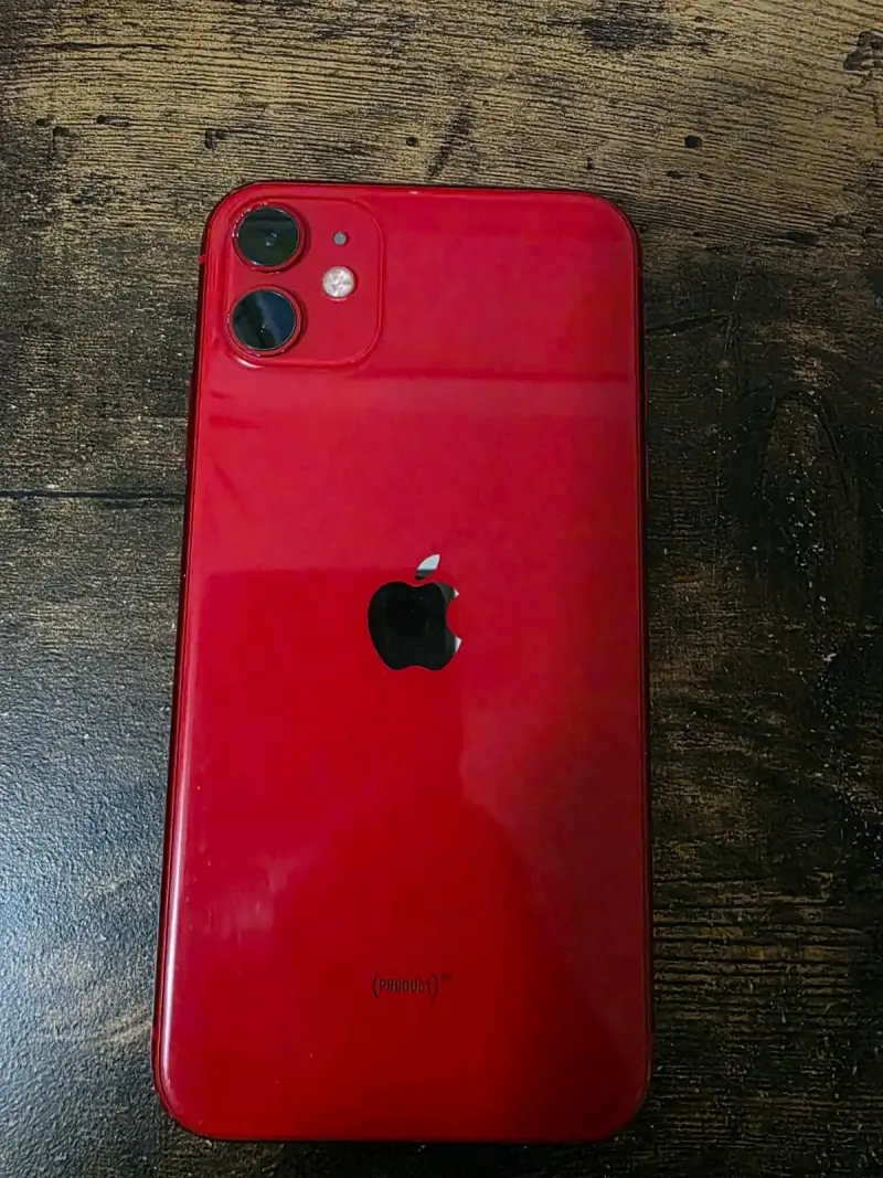 iPhone 11 rojo - 1