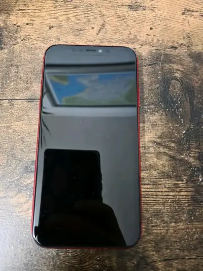iPhone 11 rojo - miniatura 3