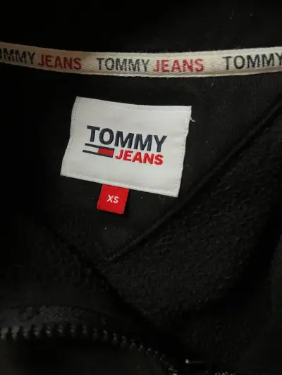 Polerón negro Tommy Jeans con cierre - miniatura 2