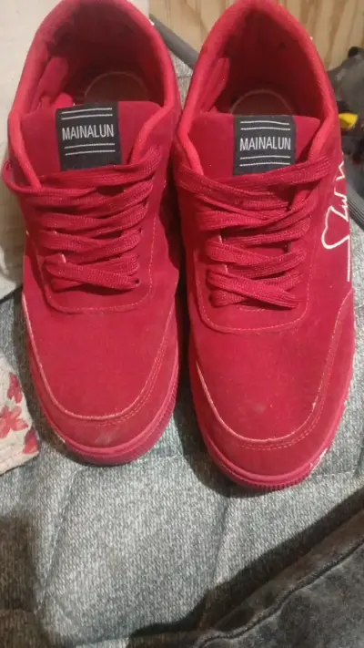 Zapatillas rojas Mainalun con diseño único - miniatura 3