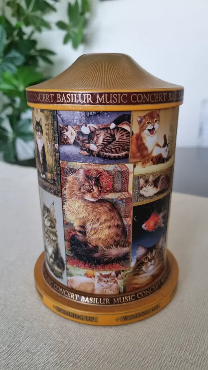 Lata de té musical Basilur con diseño de gatos - 2