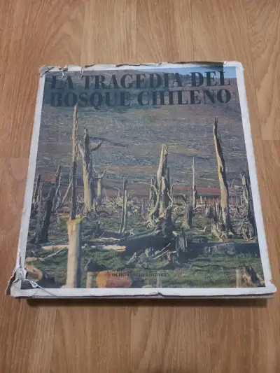 Libro 'La Tragedia del Bosque Chileno' en buen estado - miniatura 1