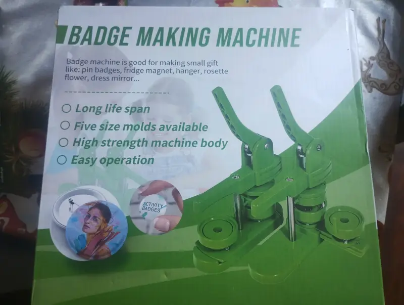 Máquina para hacer chapas con moldes - 1