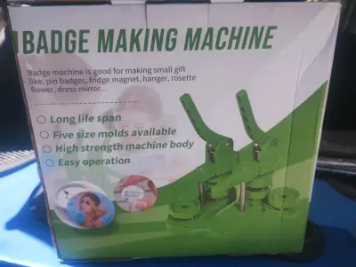 Máquina para hacer chapas con moldes - miniatura 2