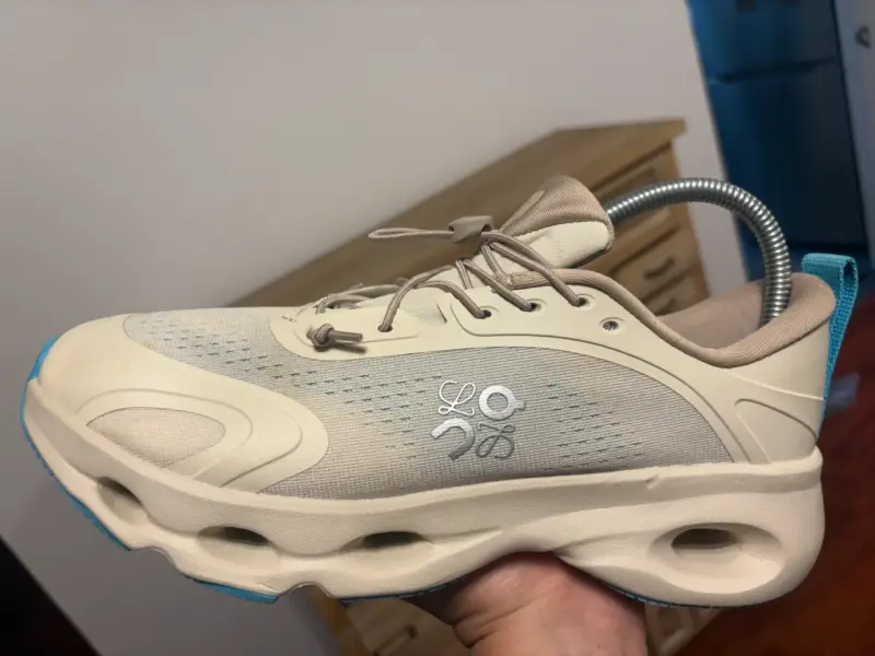 Zapatillas deportivas beige con suela azul - 5