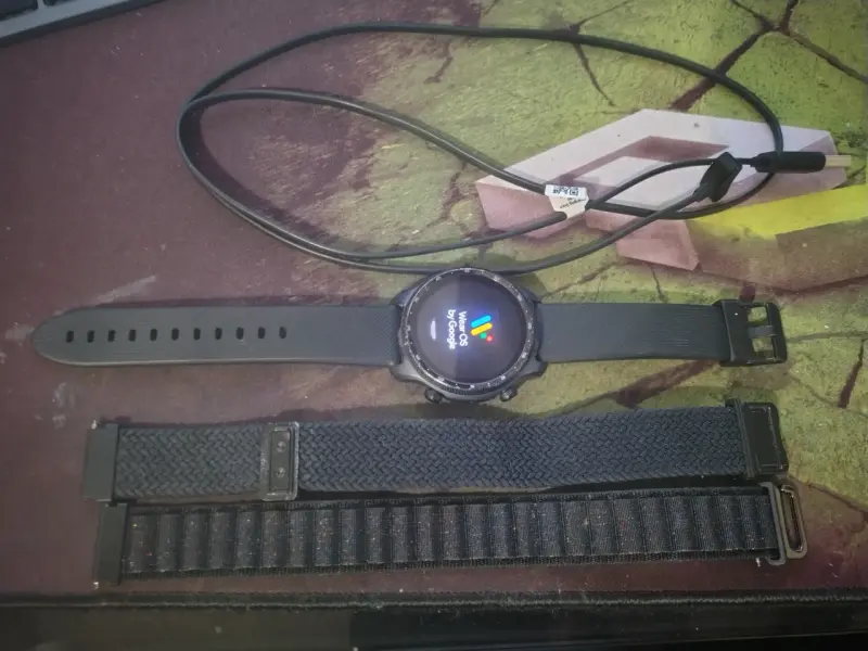 Smartwatch con Wear OS y correas intercambiables - 1