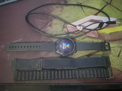 Smartwatch con Wear OS y correas intercambiables - miniatura 1
