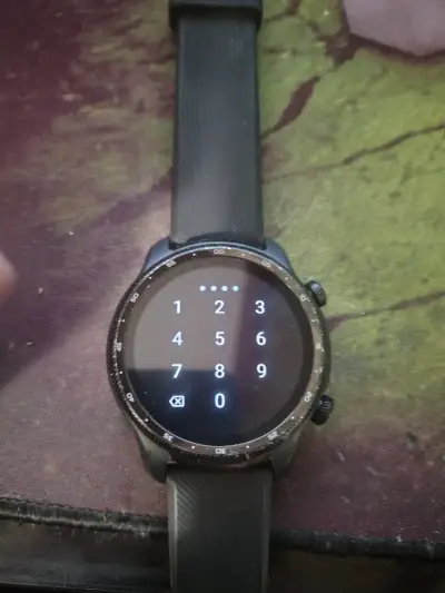 Smartwatch con Wear OS y correas intercambiables - miniatura 2