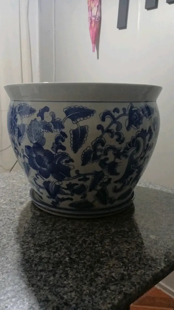 Macetero de cerámica azul y blanco con diseño floral - 3