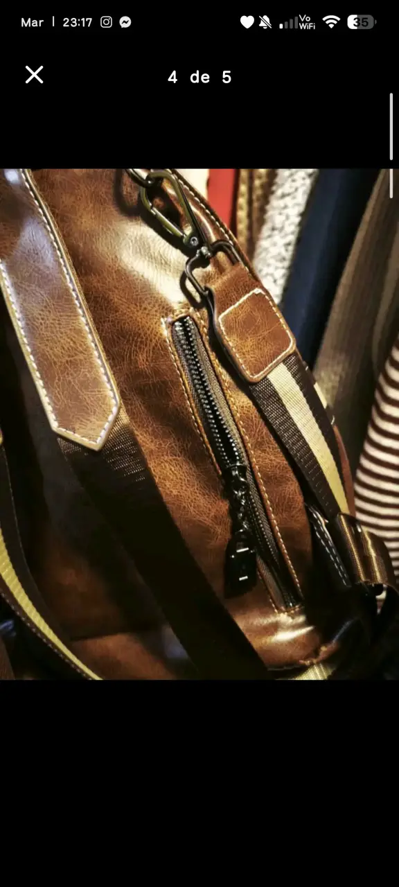 Mochila de cuero sintético marrón con múltiples bolsillos - 4