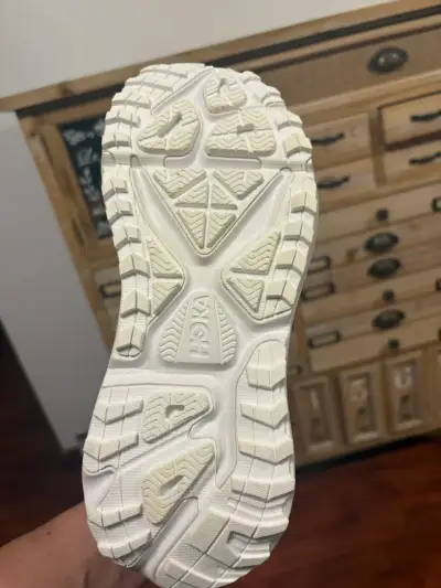 Zapatillas deportivas blancas Hoka con suela gruesa - miniatura 5