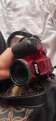 Cámara Nikon Coolpix B500 Roja con Zoom Óptico - 1
