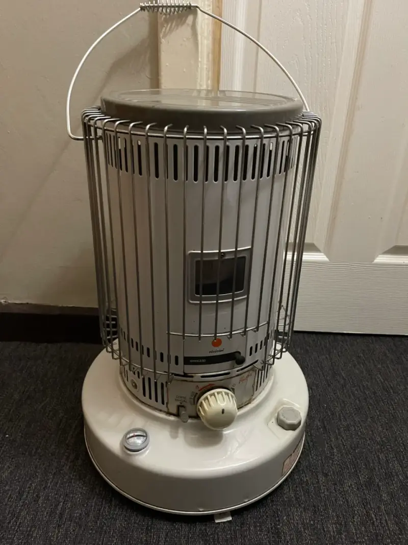 Estufa a kerosene Toyotomi Omni 230 - 1