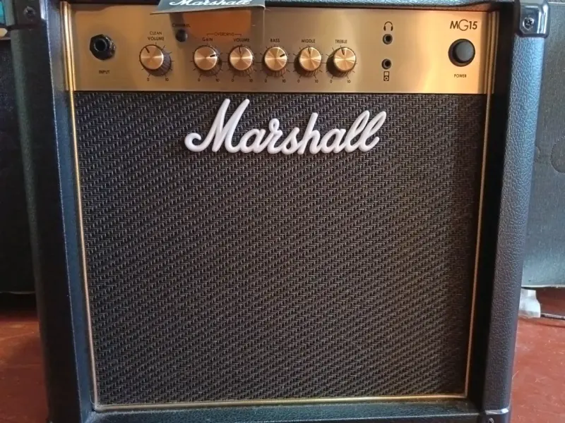 Epiphone SG Special P-90 + Marshall MG15CF + Funda - 4
