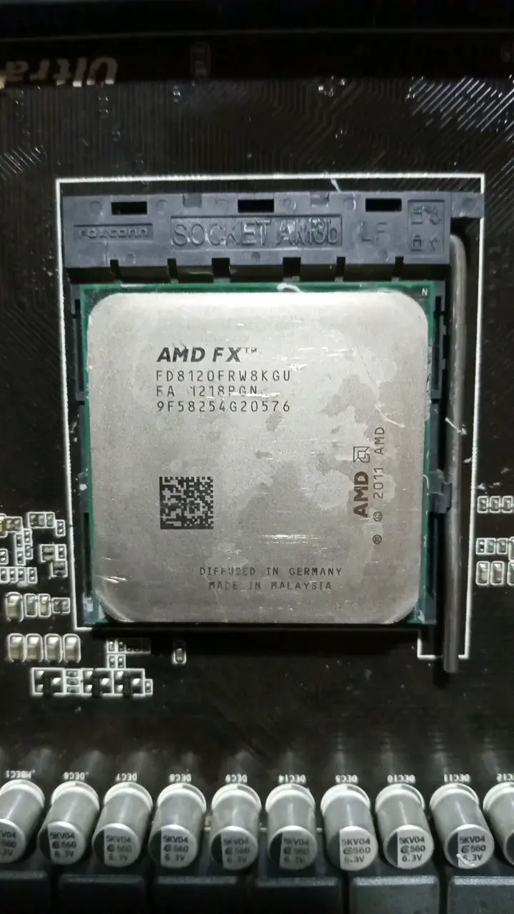 Placa Madre GA-970A-UD3P FX 8120 8 nucleos - 2
