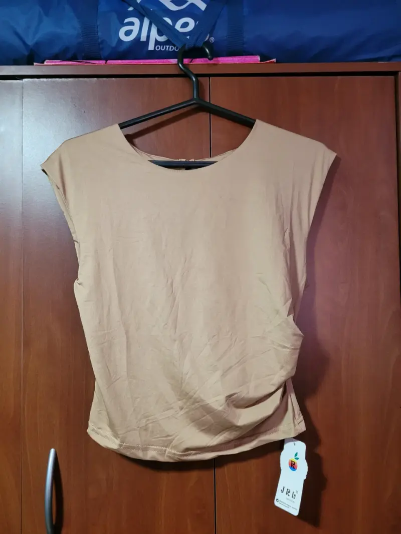Polera sin mangas beige y verde agua - 1