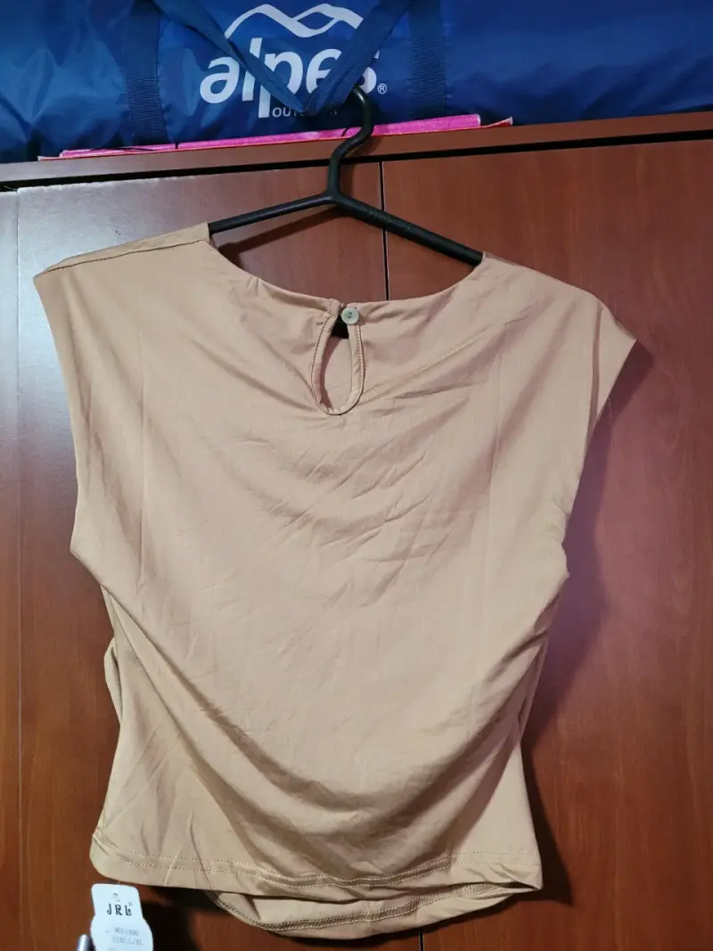 Polera sin mangas beige y verde agua - 2