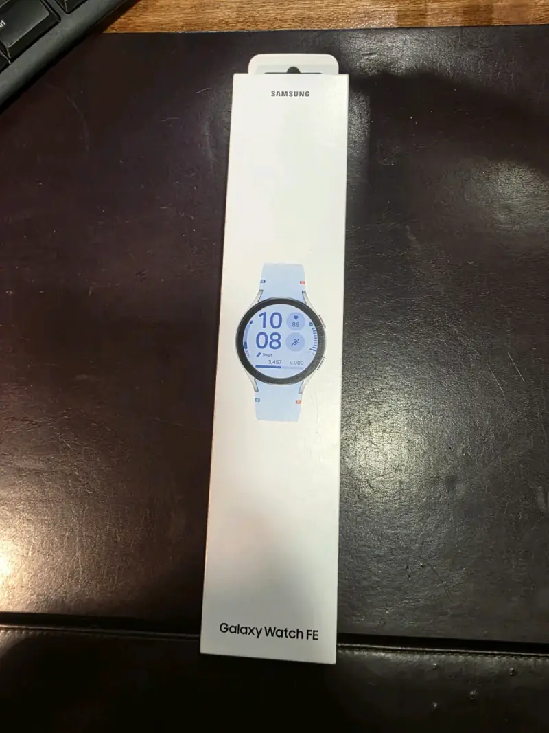 Samsung Galaxy Watch FE con correa azul - 2