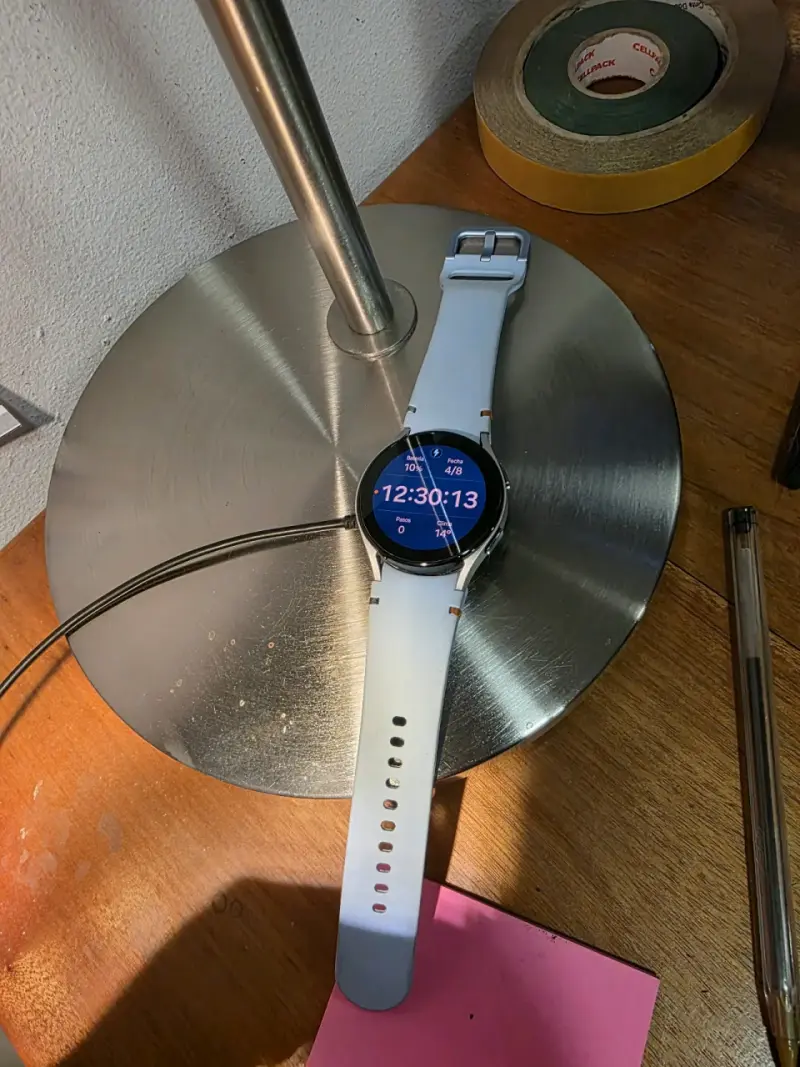 Samsung Galaxy Watch FE con correa azul - 5