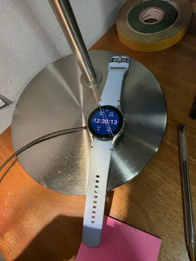 Samsung Galaxy Watch FE con correa azul - miniatura 5