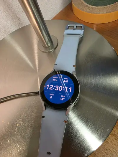 Samsung Galaxy Watch FE con correa azul - miniatura 6