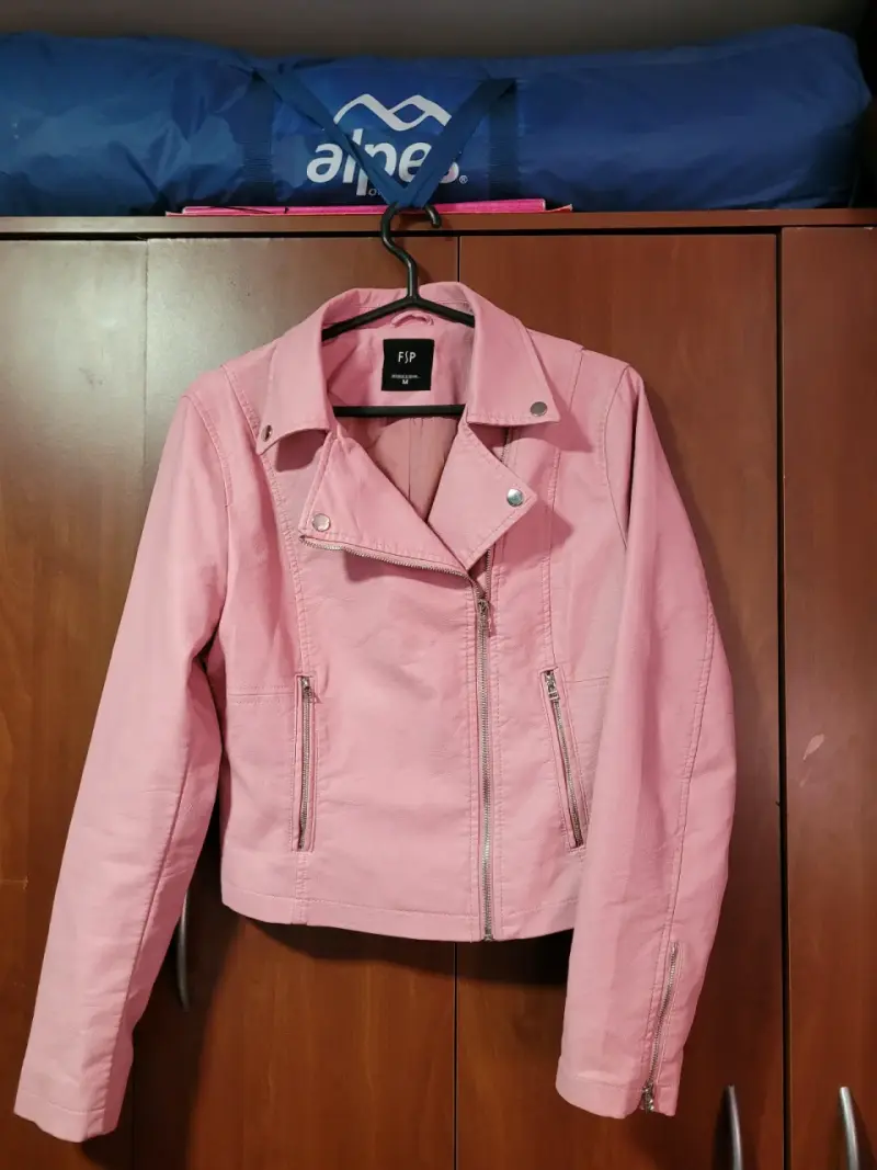 Chaqueta de cuero sintético rosa FSP