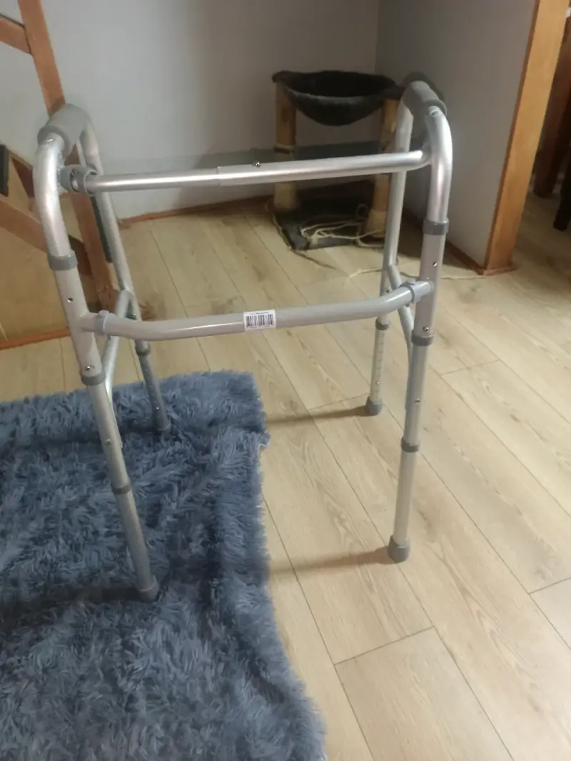 Andador plegable de aluminio para adultos