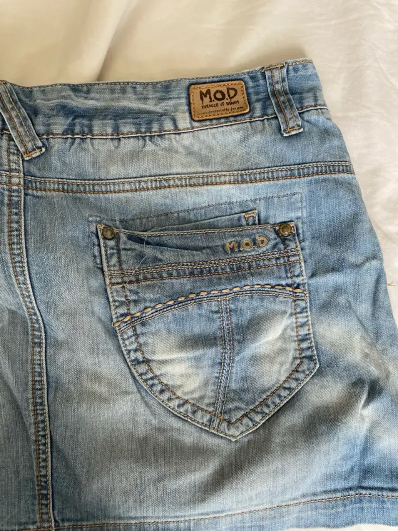 Falda de mezclilla azul claro MOD para mujer - 3