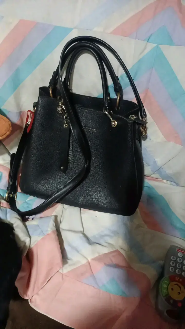 Cartera negra de cuero con asas dobles - 4