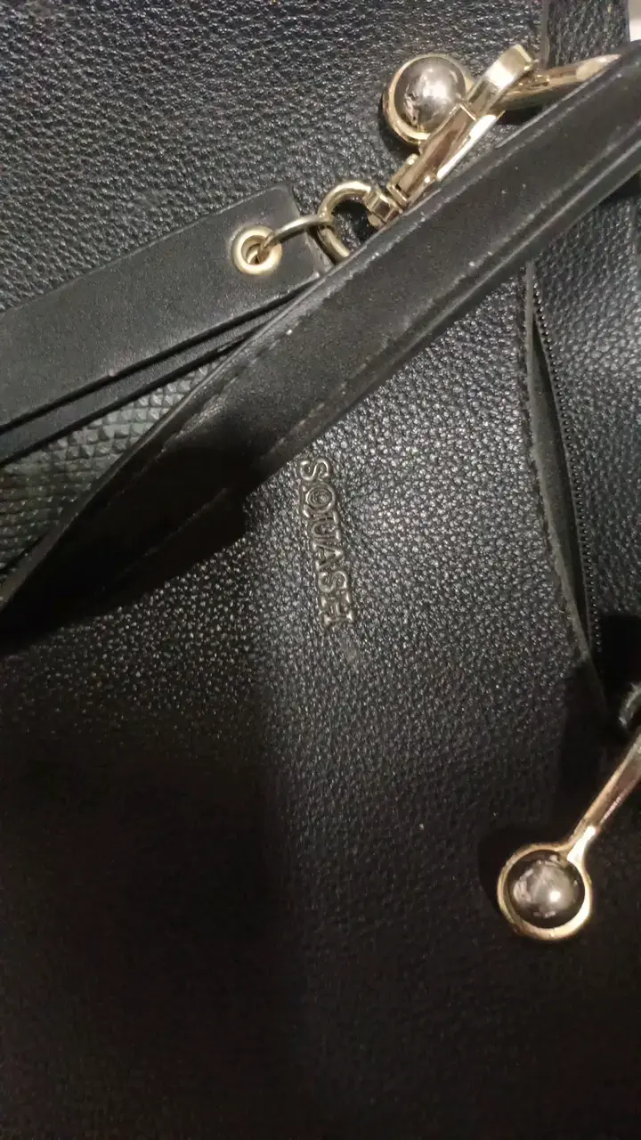 Cartera negra de cuero con asas dobles - 5