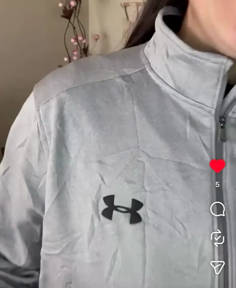 Polerón gris con cierre Under Armour para mujer - 1
