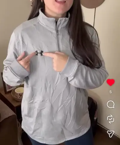 Polerón gris con cierre Under Armour para mujer - miniatura 2