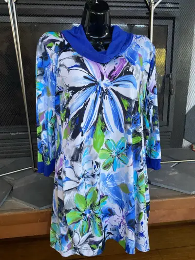 Lote de blusas estampadas coloridas para mujer - miniatura 4