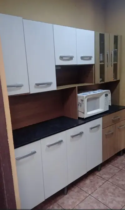 Mueble de cocina modular con múltiples compartimentos - miniatura 1