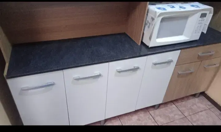 Mueble de cocina modular con múltiples compartimentos - 2