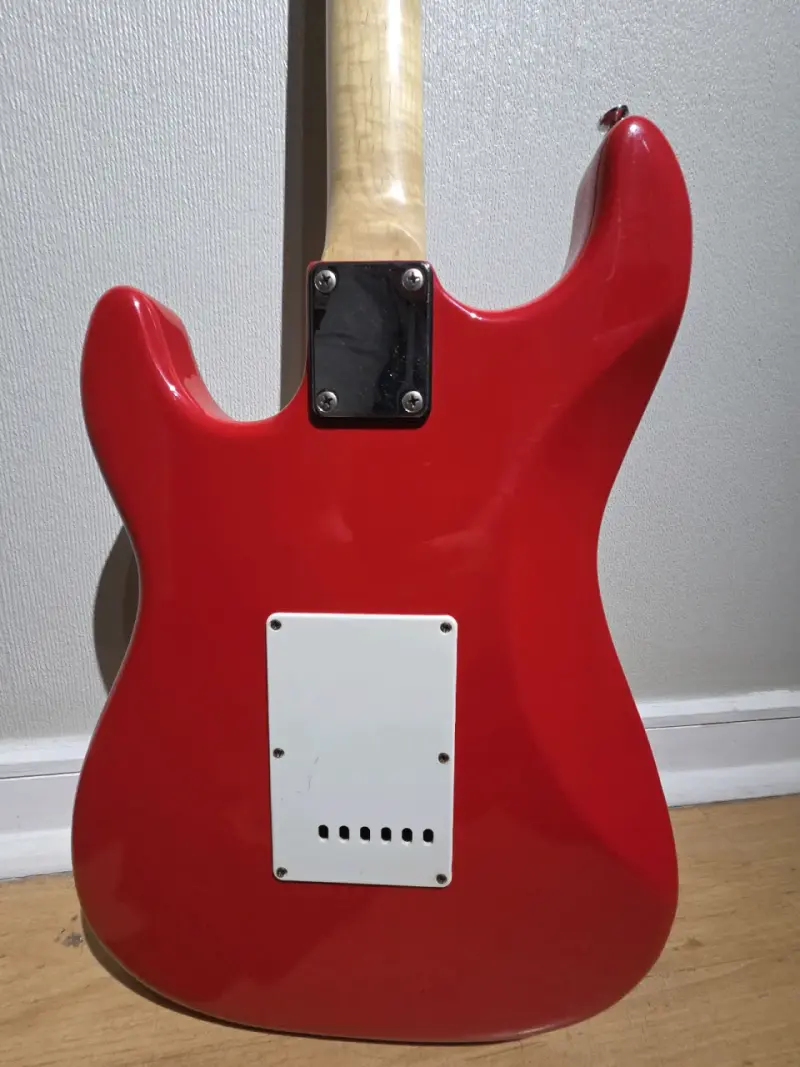 Guitarra eléctrica roja Freeman esilo Stratocaster - 4
