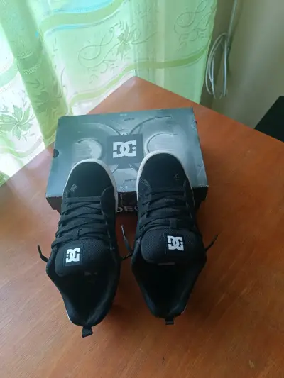 Zapatillas negras DC Shoes para hombre - miniatura 2