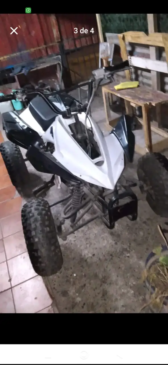 Cuatrimoto ATV blanca en buen estado - 2