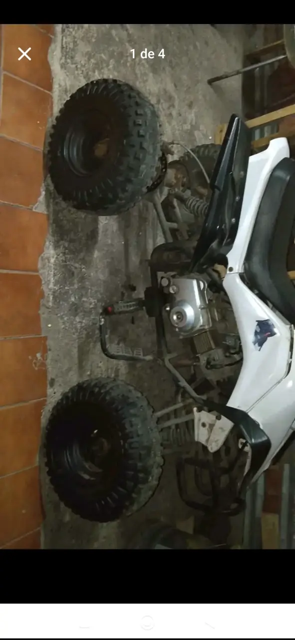 Cuatrimoto ATV blanca en buen estado - 4