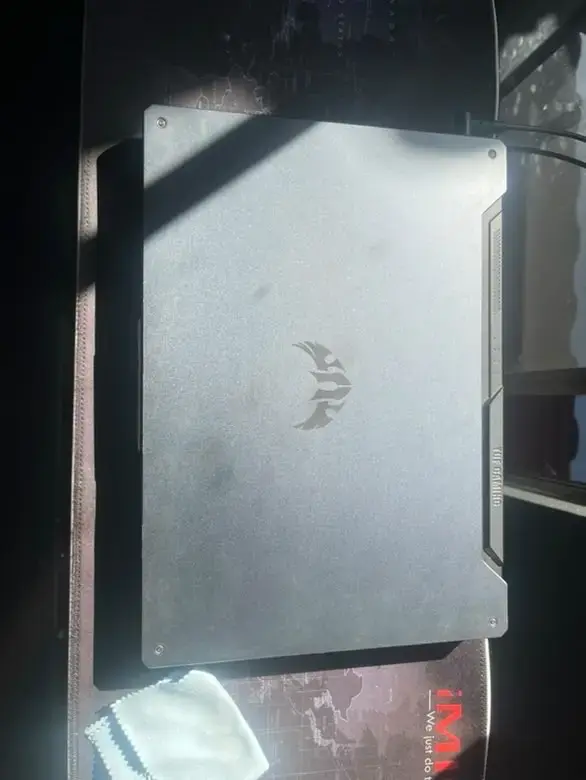 Laptop ASUS TUF Gaming en buen estado - 2