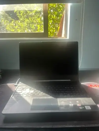 Laptop ASUS TUF Gaming en buen estado - miniatura 3